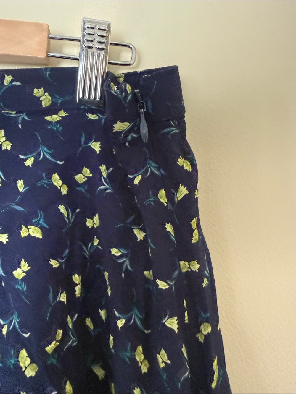 Gap Crepe Navy Floral Mini Skirt Large - Picture 7 of 13